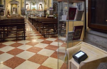 Il pos installato nella Chiesa di Chioggia per le offerte - Foto Il Gazzettino