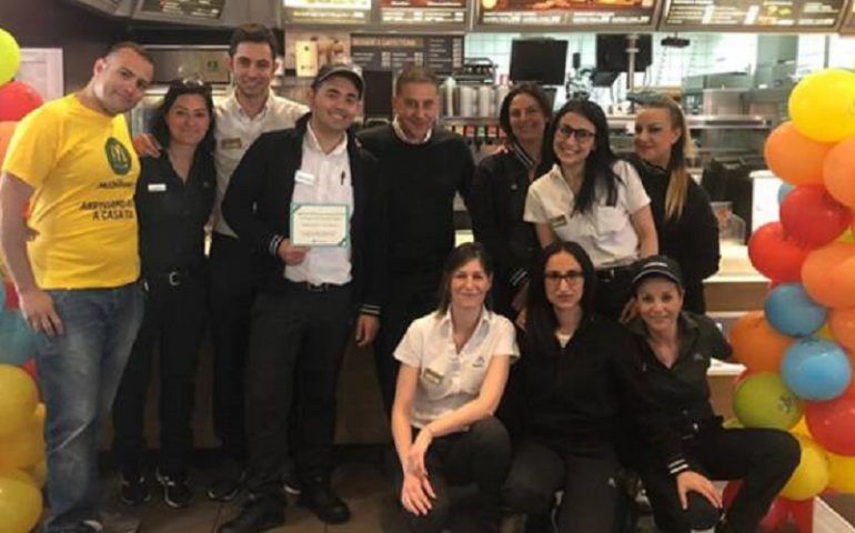 Lo staff del McDonald's di via San Simone