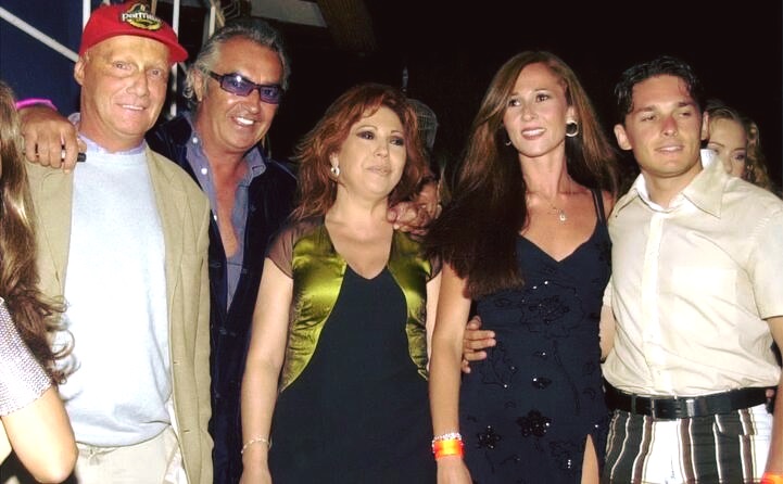 Niki Lauda con Flavio Briatore, Anna La Rosa e Giancarlo Fisichella e la moglie al Billionaire nel 2001