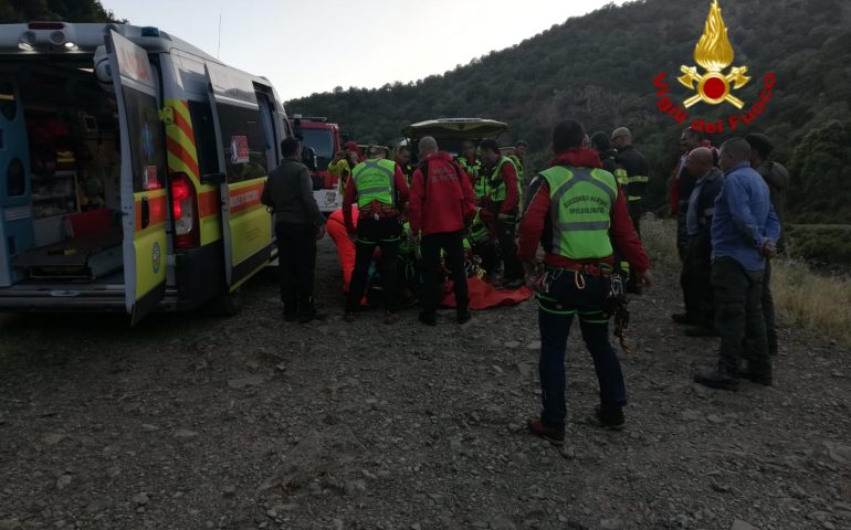 Paura a Sarroch una donna cade in dirupo e viene soccorsa e salvata dai Vigili del Fuoco