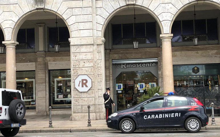 borsa sospetta Rinascente Cagliari