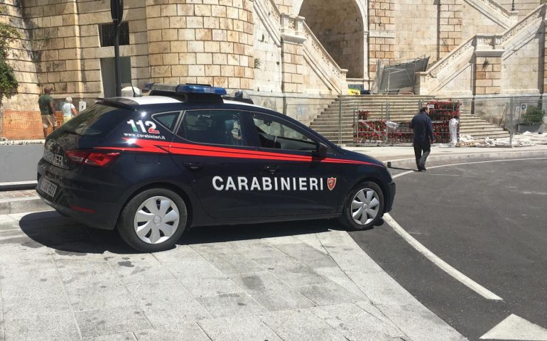 Tragedia sfiorata al Bastione: salvata una ragazza che tentava di lanciarsi dal cornicione