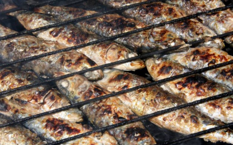 La ricetta Vistanet di oggi: sardine grigliate a sa casteddaia