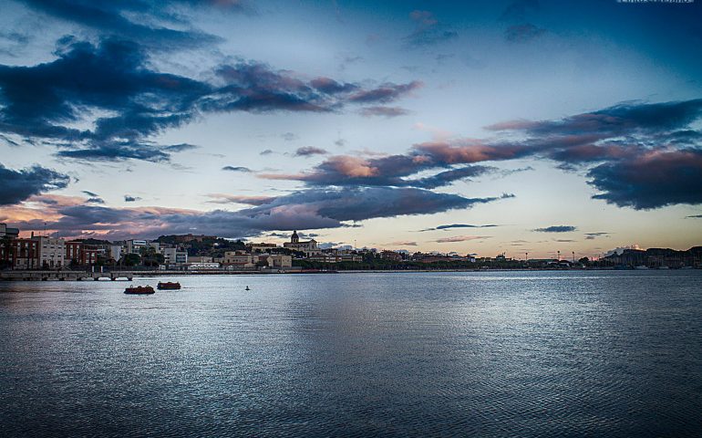 La foto. Incredibile tramonto a Su Siccu nello scatto di Stefano Pintus