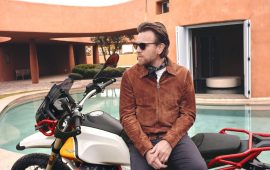 Ewan Mcgregor a Is Molas per pubblicità Moto Guzzi - Foto Pagina Facebook RIDERS