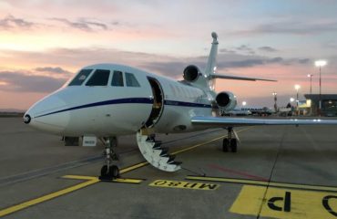Falcon 50 aeronautica bimbo salvato cagliari roma