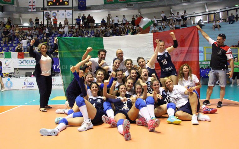 È medaglia d’oro a Cagliari per le Azzurre del Volley Sorde: le atlete italiane continuano a dare grandi soddisfazioni