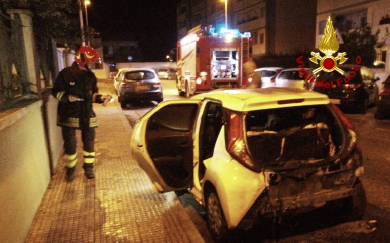 auto incendiata in via Dublino Quartu