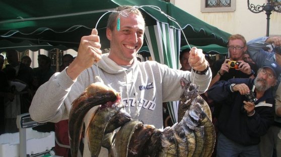 Tragedia a Porto Corallo: muore il grande campione di pesca subacquea Bruno De Silvestri