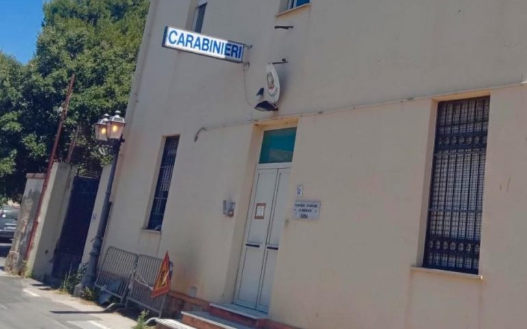 La stazione dei Carabinieri di Giba