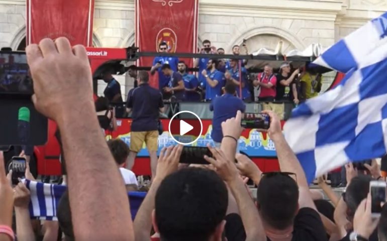 La Dinamo accolta dai tifosi a Sassari