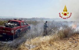 Incendio in viale Monastir a Cagliari