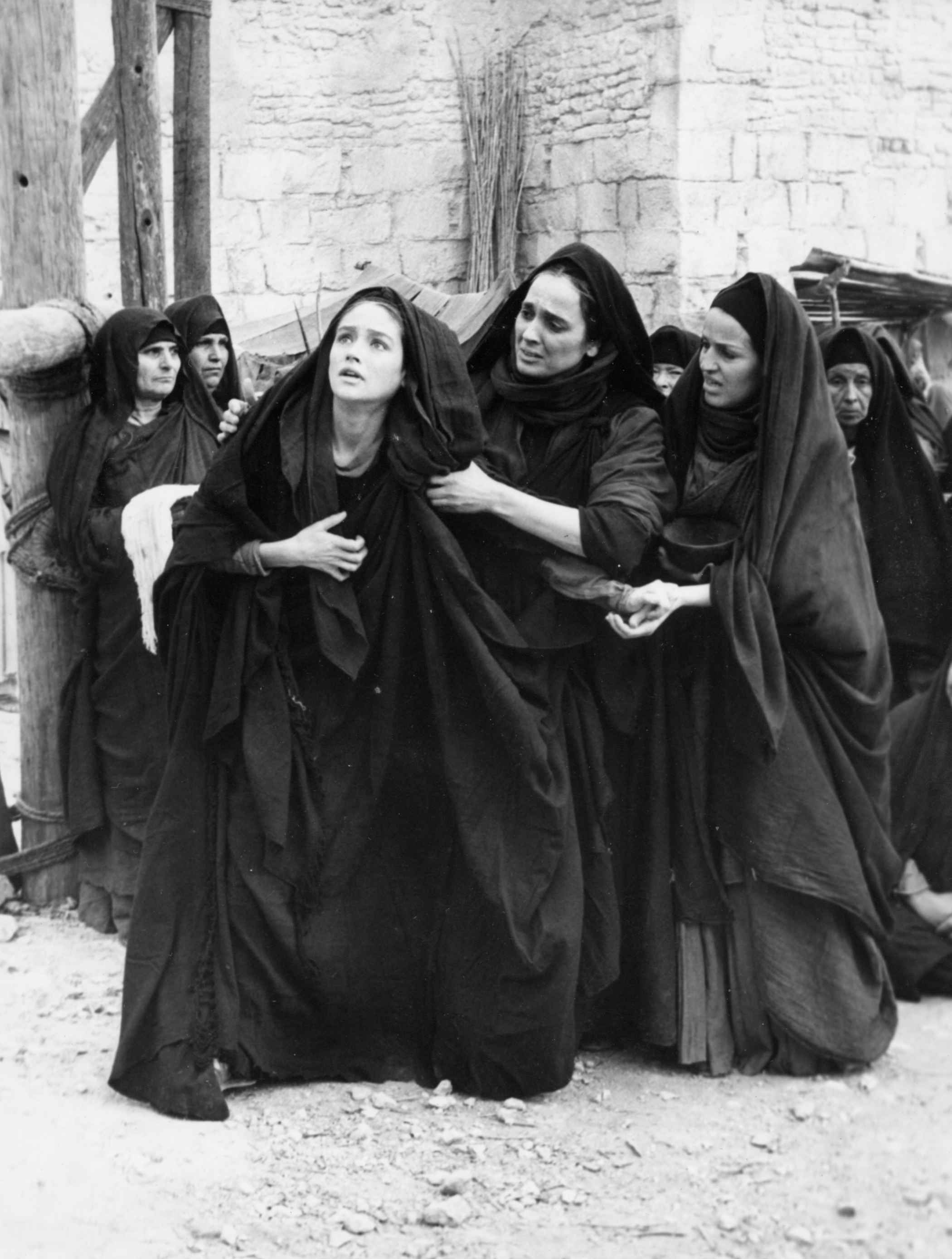 Maria Carta in una scena di Gesù di Nazareth di Franco Zeffirelli - Foto di Fondazione Maria Carta