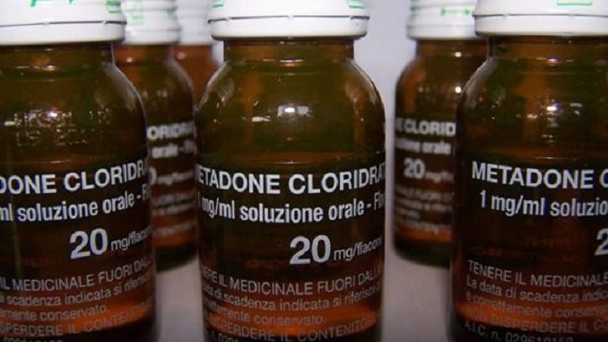 Carbonia, in casa aveva decine di bottigliette di metadone: arrestato