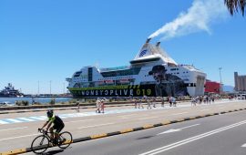 La nave dei fan di Vasco Rossi arriva al porto di Cagliari