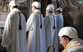 Notre Dame prima messa