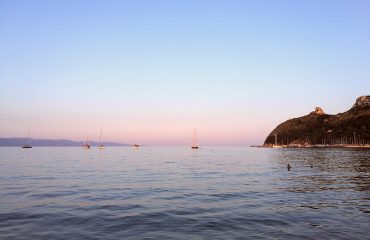 La foto. Tramonto rosa alla Sella del diavolo: un incanto