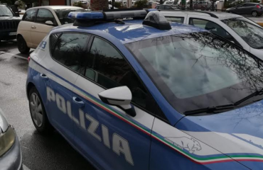 auto della polizia in via Roma a Cagliari