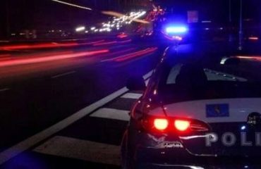 Una Volante della Polizia di notte