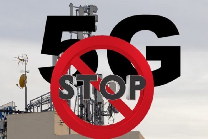 Flash mob a Cagliari per dire stop alle sperimentazioni 5g