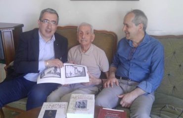 Umberto Oppus con Vinicio Perra e il figlio Marco