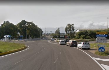 Parcheggio selvaggio all'aeroporto di Cagliari-Elmas