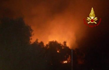 Incendio nella notte a Sestu