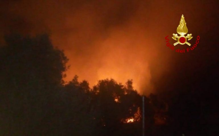 Incendio nella notte a Sestu