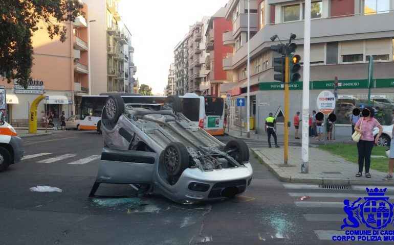 Incidente in largo Gennari: auto si ribalta