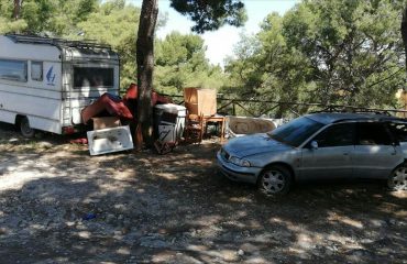 Incuria e degrado ai piedi di Buoncammino