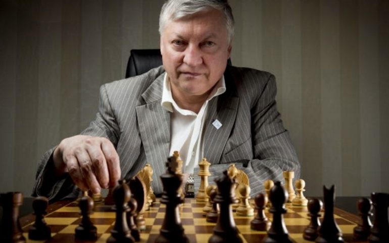 La leggenda degli scacchi Anatolij Karpov al Forte Village