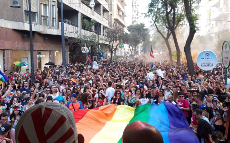 (Video)Sardegna Pride, in 40mila al corteo. Michela Murgia: “Lotta finché ci sarà questa politica”