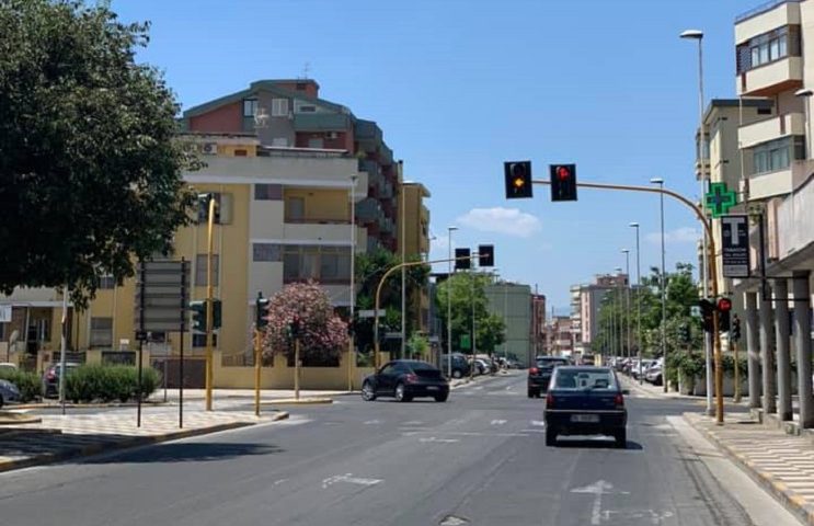 Il semaforo di via Portogallo a QUartu riattivato dopo la tragica morte di un'anziana -Foto Farmacia Martinez