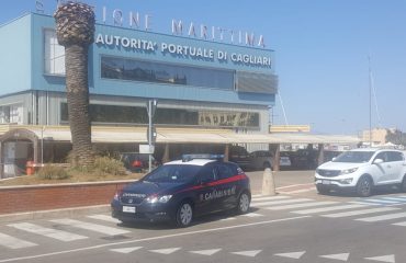 Carabinieri alla stazione marittima di Cagliari