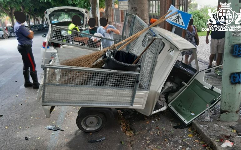 Cagliari, auto contro apixedda: ferito un operatore ecologico