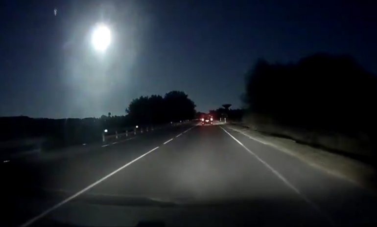Ecco il video dell’asteroide girato a Torre Grande, che sta diventando virale