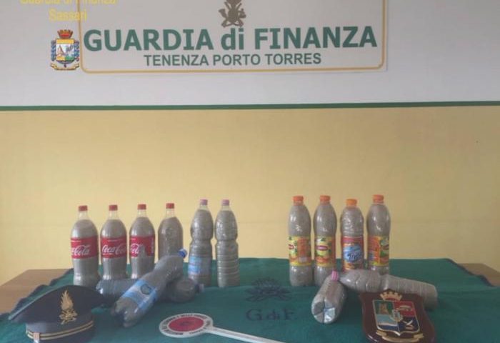 40 chili di sabbia rubata a Chia. Coppia di turisti ora rischia il carcere