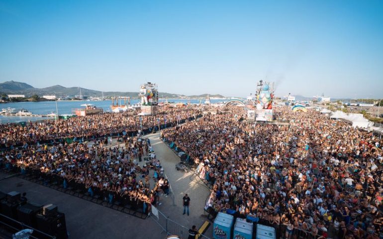 Jobva Beach party a Olbia