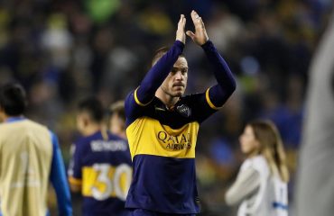 Naithan Nandez saluta il Boca