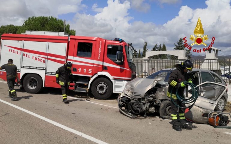 Quartu: auto contro il muro di un'abitazione