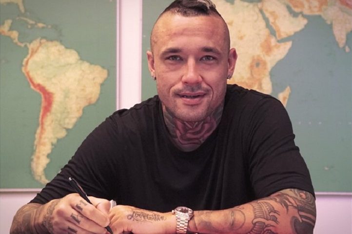 Radja Nainggolan firma con il Cagliari