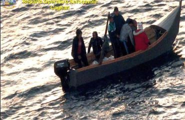 Migranti: in 51 arrivano dall'Algeria in Sardegna
