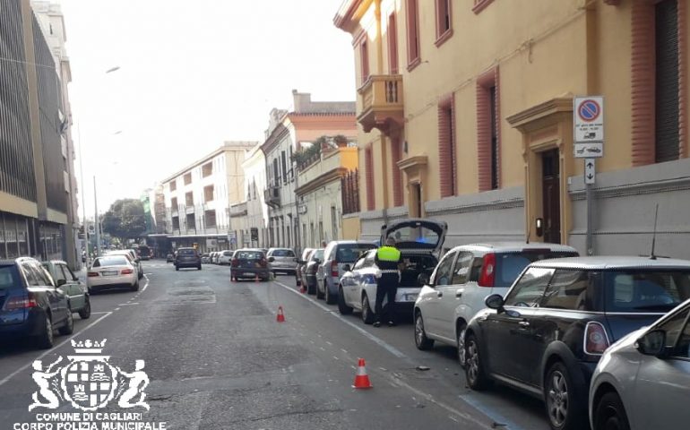 Via Roma, alla guida ubriaco urta tre auto parcheggiate. Poi scappa dal pronto soccorso del Marino