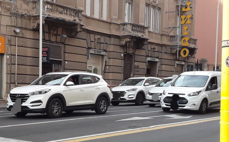 Con l’Iva al 22%, patenti più care. A Cagliari la voce delle autoscuole