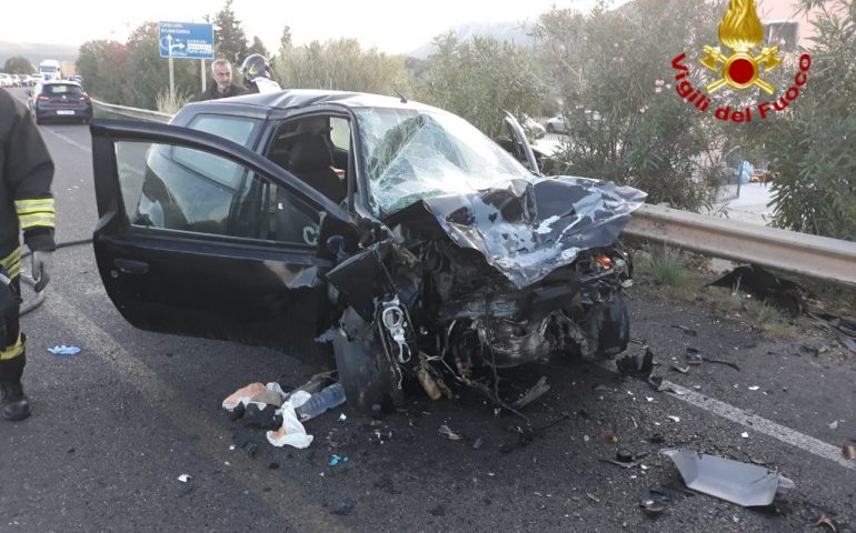 Scontro frontale sulla SP 2 a Carbonia: tre persone portate d’urgenza in ospedale