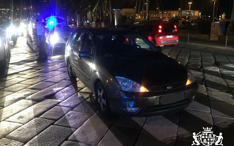 Donna investita da un'auto in via Roma