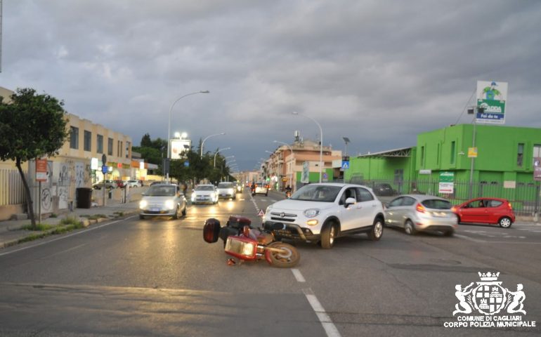 Pirri: incidente tra un’auto e una moto. Conducente della due ruote in ospedale