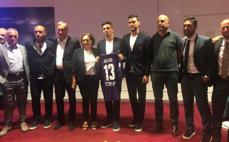 (VIDEO) Cagliari, all’aeroporto di Elmas i premi Ussi Sardegna, nel ricordo di Davide Astori