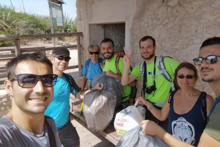 Sardegna pulita, sacchi per i rifiuti sempre con noi: parola di Cammino 100 Torri
