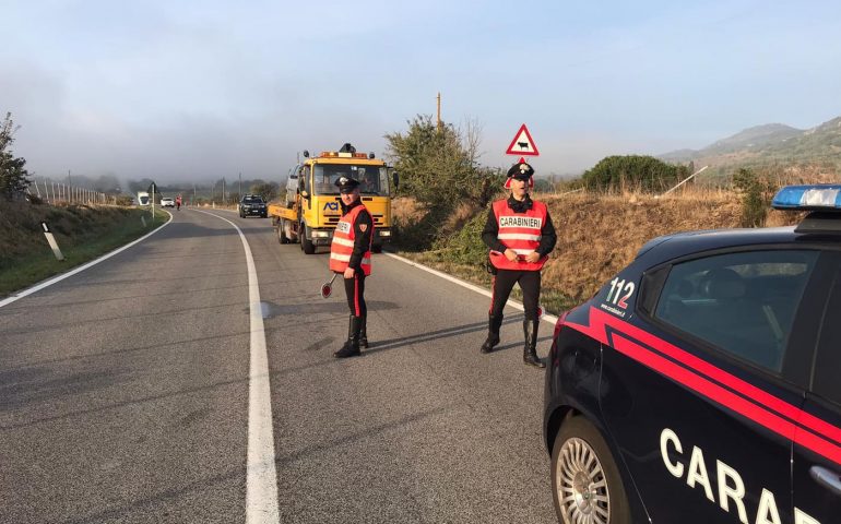 Perde il controllo dell’auto ed esce fuori strada sulla Nuoro-Macomer. Studentessa 22enne in Ospedale